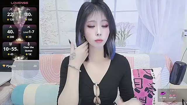 Snapshot of wen_rou chatting on 09.28.25 wen rou online show from 09.28.25