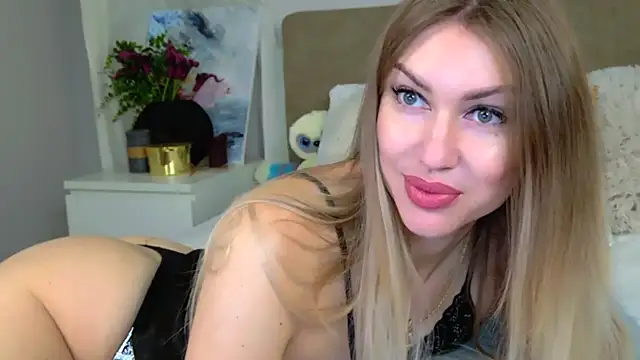 LuisaSin online show from 11.05.25