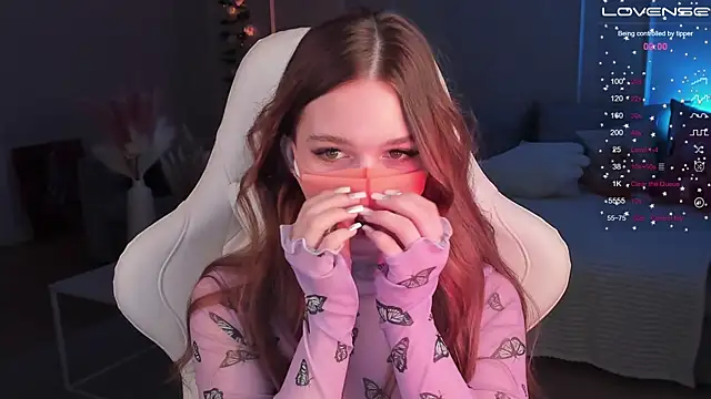 Snapshot of Frau_Lina chatting on 12.31.24 Frau Lina online show from 12.31.24