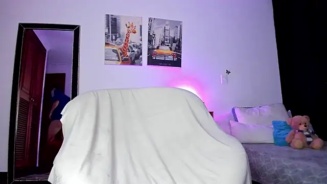 Snapshot of Curlblue chatting on 12.23.24 Curlblue online show from 12.23.24