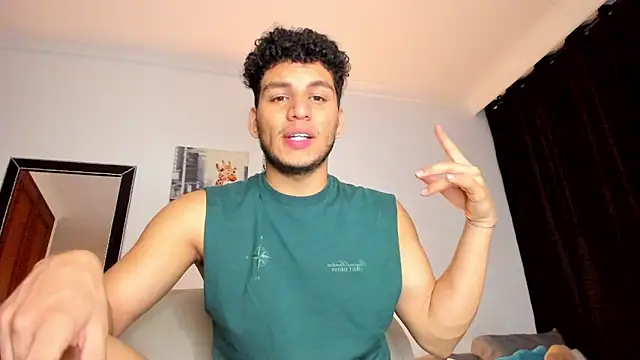 Snapshot of Curlblue chatting on 03.11.25 Curlblue online show from 03.11.25