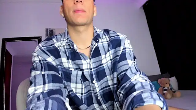 Snapshot of Curlblue chatting on 03.16.25 Curlblue online show from 03.16.25