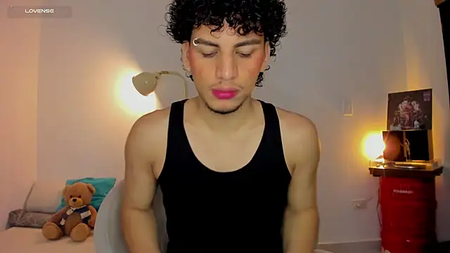 Snapshot of Curlblue chatting on 09.30.25 Curlblue online show from 09.30.25