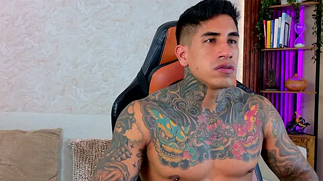 Snapshot of AdanReilly chatting on 02.27.26 AdanReilly online show from 02.27.26