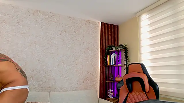 Snapshot of AdanReilly chatting on 03.04.26 AdanReilly online show from 03.04.26