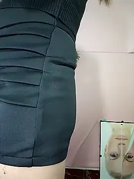 Snapshot of zizi_public chatting on 02.06.25 zizi public online show from 02.06.25