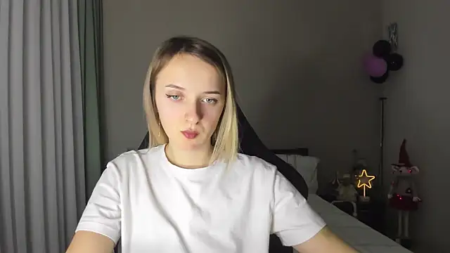 Snapshot of RouseReed chatting on 12.27.24 RouseReed online show from 12.27.24