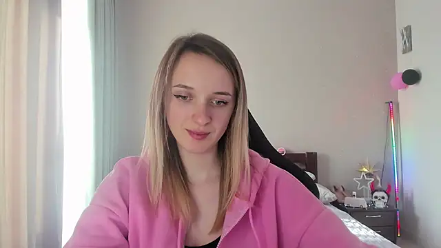 Snapshot of RouseReed chatting on 03.06.25 RouseReed online show from 03.06.25