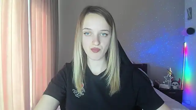 Snapshot of RouseReed chatting on 03.11.25 RouseReed online show from 03.11.25