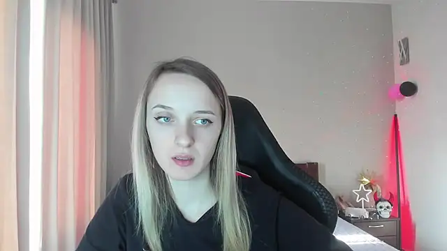 Snapshot of RouseReed chatting on 03.22.25 RouseReed online show from 03.22.25