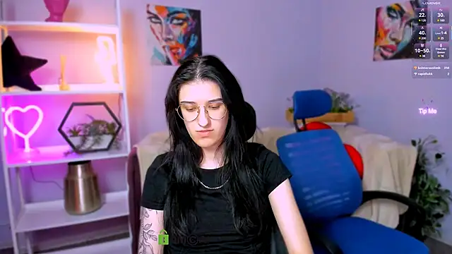 scarlet mooore online show from 03.17.25