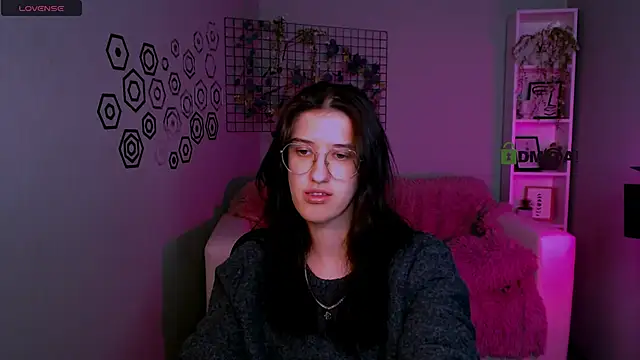 scarlet mooore online show from 11.11.25