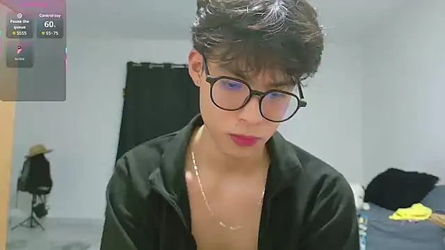 Snapshot of Jacotnk chatting on 10.09.25 Jacotnk online show from 10.09.25