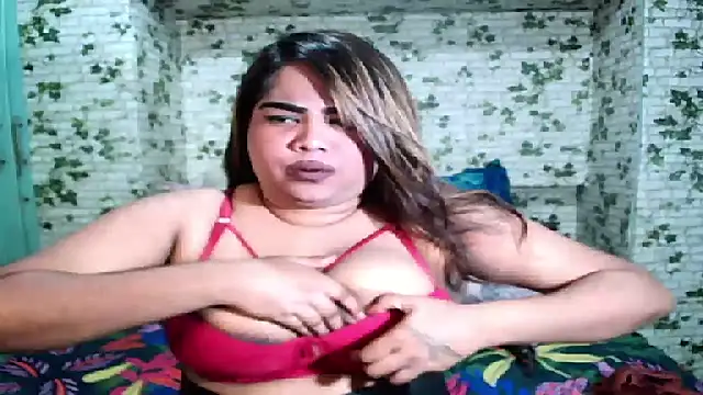 Snapshot of Indian_Lola00 chatting on 06.24.26 Indian Lola00 online show from 06.24.26