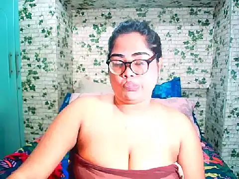 Snapshot of Indian_Lola00 chatting on 07.01.26 Indian Lola00 online show from 07.01.26