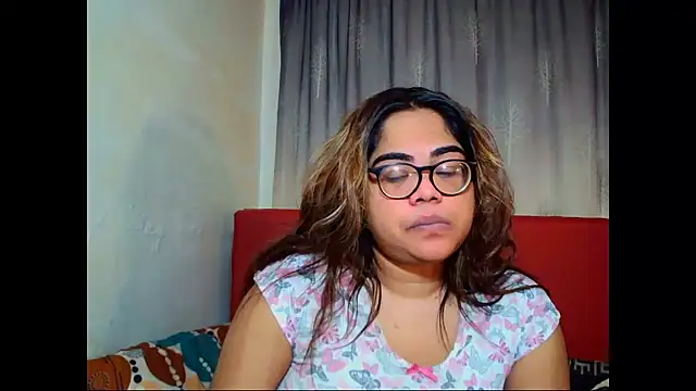 Snapshot of Indian_Lola00 chatting on 07.12.26 Indian Lola00 online show from 07.12.26