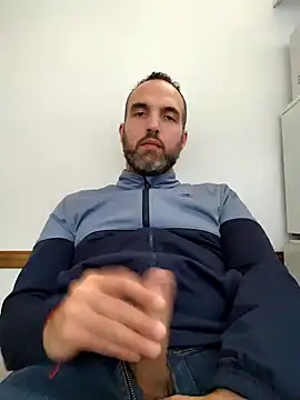 leon3875 online show from 09.24.25