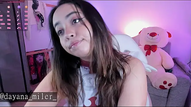 Snapshot of _dayana_miler chatting on 05.25.26 dayana miler online show from 05.25.26