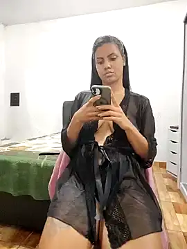 Snapshot of Bella_Anjoss chatting on 01.04.25 Bella Anjoss online show from 01.04.25