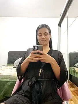 Snapshot of Bella_Anjoss chatting on 01.08.25 Bella Anjoss online show from 01.08.25