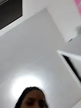 Snapshot of Bella_Anjoss chatting on 02.01.25 Bella Anjoss online show from 02.01.25