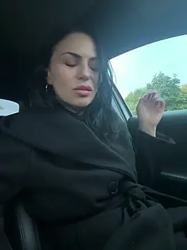 KimKelly13 online show from 11.17.25