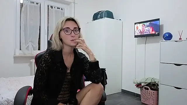 sexy blondie92 online show from 10.01.25