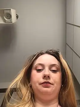 Snapshot of chloetarducci chatting on 03.06.25 chloetarducci online show from 03.06.25