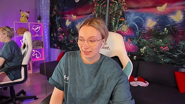 TiffanyBatson online show from 01.14.25