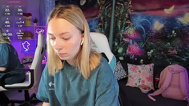 TiffanyBatson online show from 02.03.25