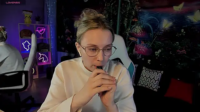 TiffanyBatson online show from 03.17.25