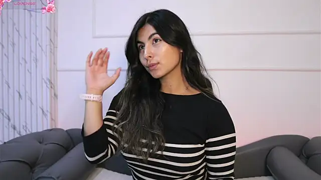 ShelleyMorell online show from 03.05.25