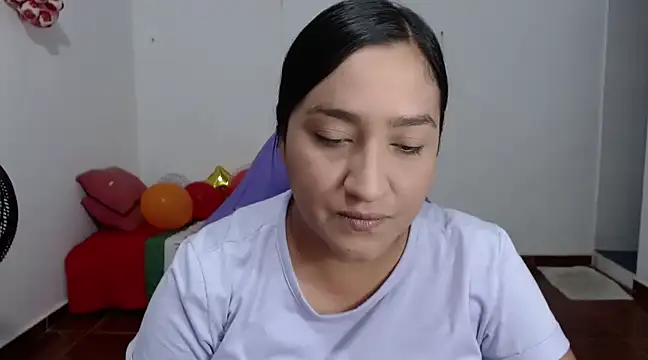 Snapshot of Saracutee1 chatting on 01.02.25 Saracutee1 online show from 01.02.25