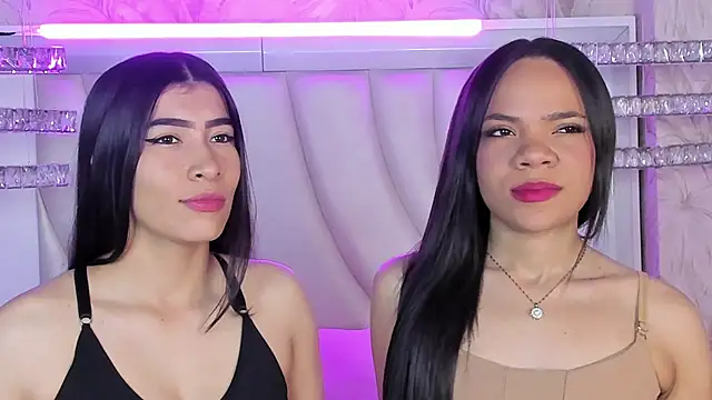 Snapshot of siara_and_zoe chatting on 04.07.26 siara and zoe online show from 04.07.26