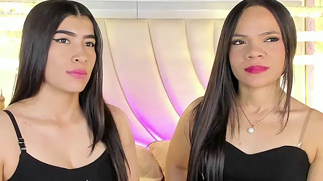 Snapshot of siara_and_zoe chatting on 04.09.26 siara and zoe online show from 04.09.26