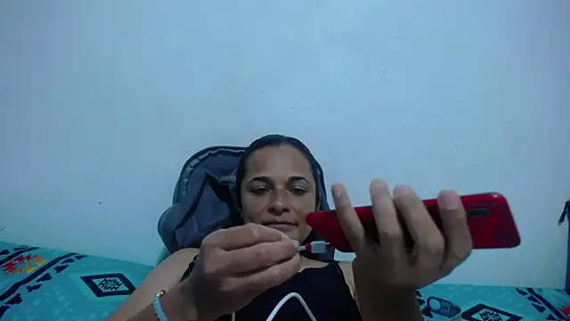 Snapshot of GiveLove1 chatting on 01.05.25 GiveLove1 online show from 01.05.25