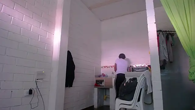 Snapshot of GiveLove1 chatting on 02.26.25 GiveLove1 online show from 02.26.25