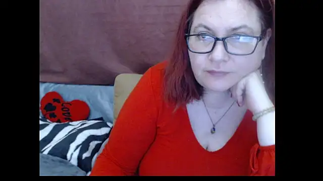 Snapshot of PlayfullMature chatting on 04.19.26 PlayfullMature online show from 04.19.26