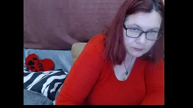 Snapshot of PlayfullMature chatting on 04.19.26 PlayfullMature online show from 04.19.26
