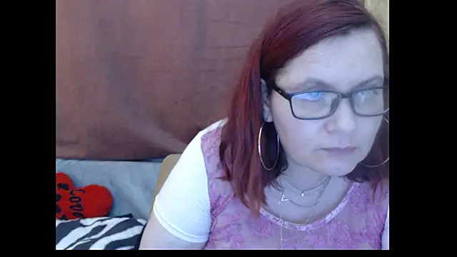 Snapshot of PlayfullMature chatting on 04.25.26 PlayfullMature online show from 04.25.26