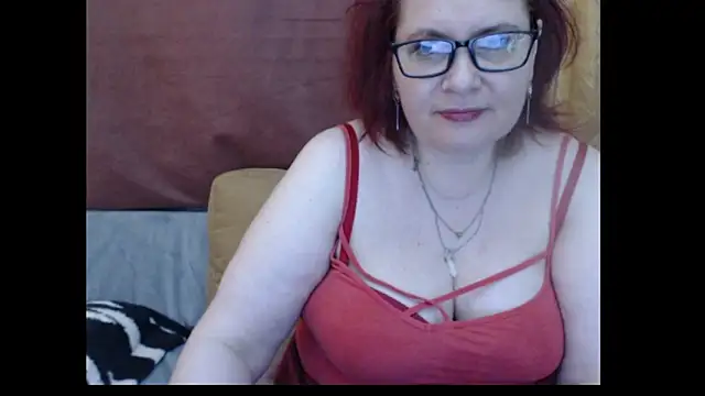Snapshot of PlayfullMature chatting on 05.02.26 PlayfullMature online show from 05.02.26