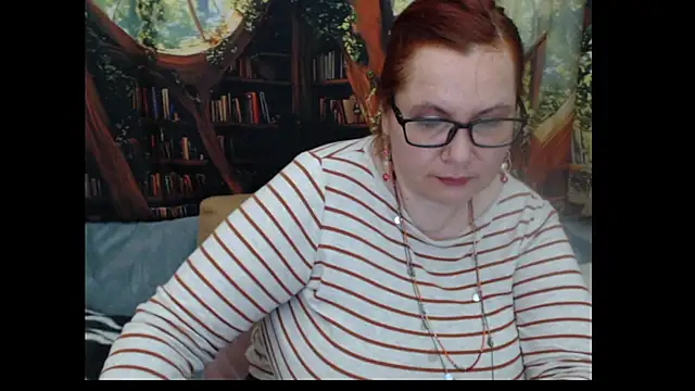 Snapshot of PlayfullMature chatting on 05.22.26 PlayfullMature online show from 05.22.26