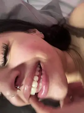 ThickerThanYoBitch online show from 01.18.25