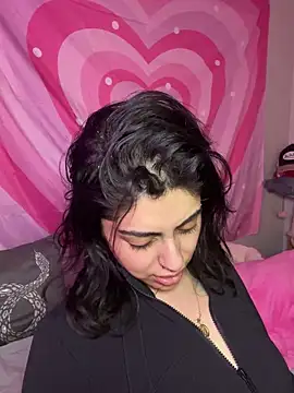 ThickerThanYoBitch online show from 01.25.25