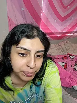 ThickerThanYoBitch online show from 11.15.25