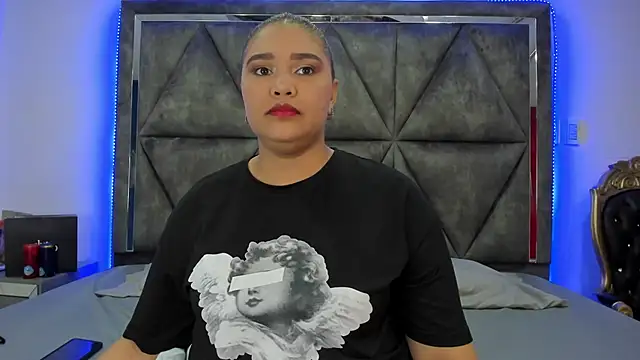 Snapshot of Danielaandximena chatting on 12.23.24 Danielaandximena online show from 12.23.24