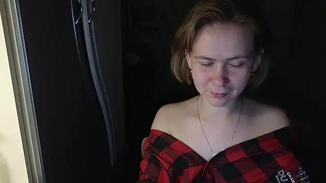 Snapshot of Riley_Roo chatting on 05.16.26 Riley Roo online show from 05.16.26