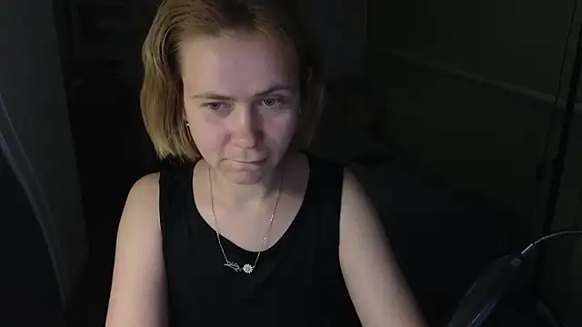 Snapshot of Riley_Roo chatting on 05.24.26 Riley Roo online show from 05.24.26