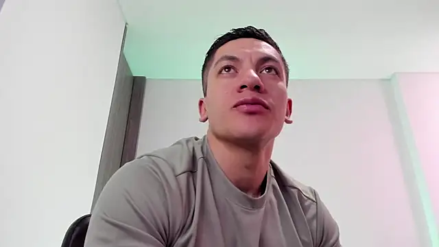 Snapshot of aquiles_51 chatting on 05.19.26 aquiles 51 online show from 05.19.26
