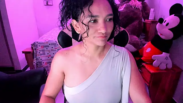 Snapshot of rayza_mature_154 chatting on 04.27.26 rayza mature 154 online show from 04.27.26
